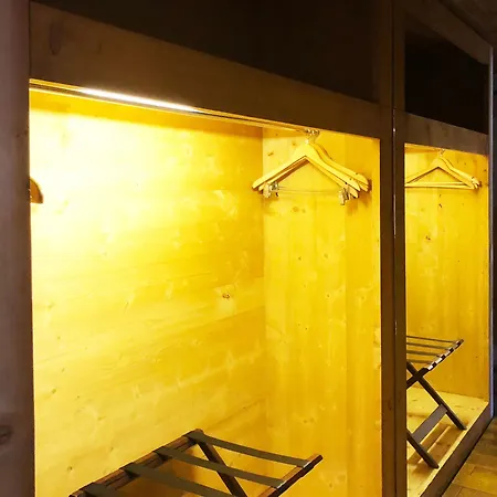 Les Fermes De Marie 5* מגב