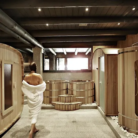 Hotel Les Fermes De Marie 5*