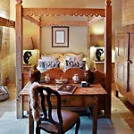 Les Fermes De Marie Готель 5*